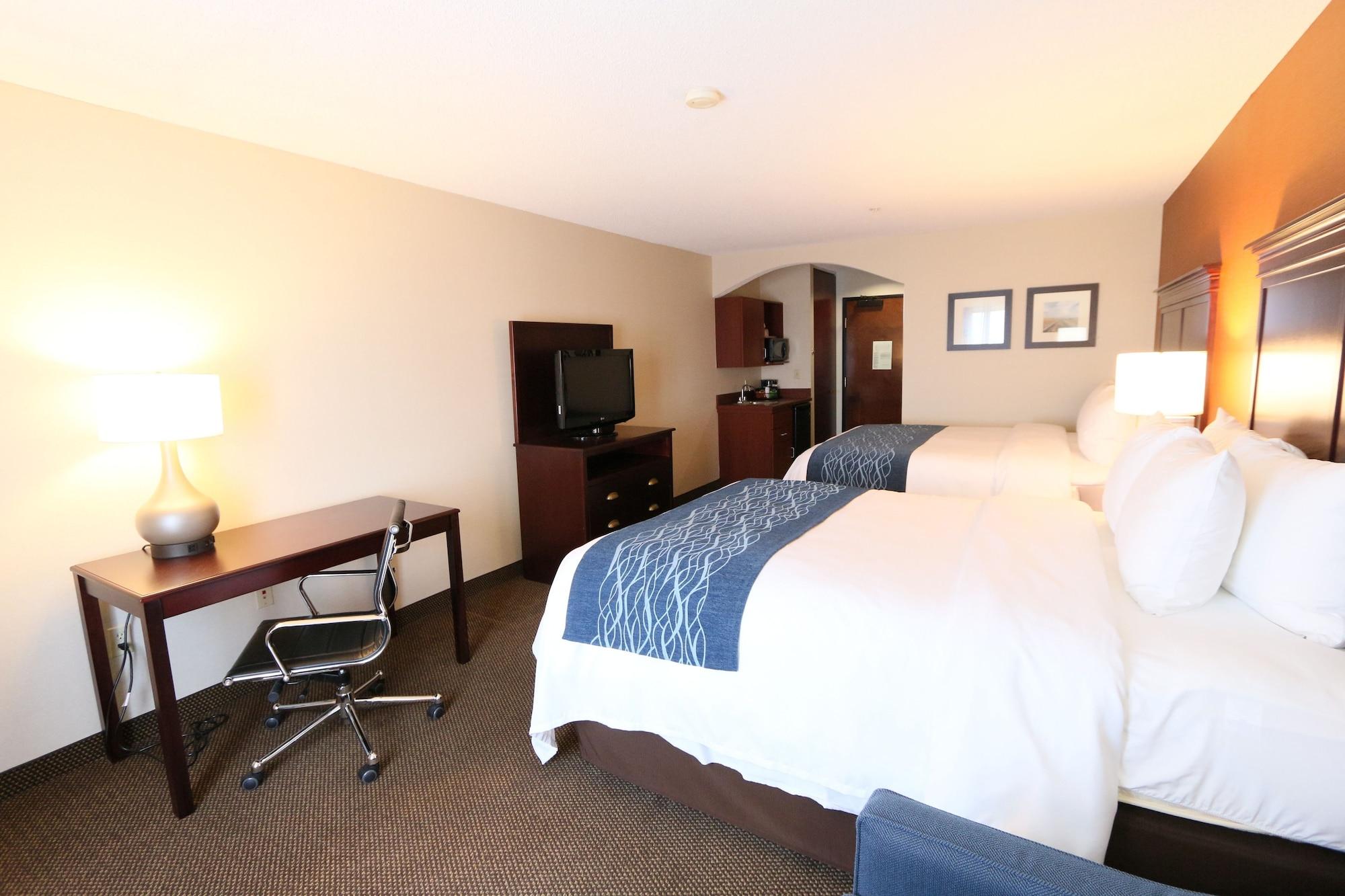 Comfort Inn & Suites Hutchinson Esterno foto