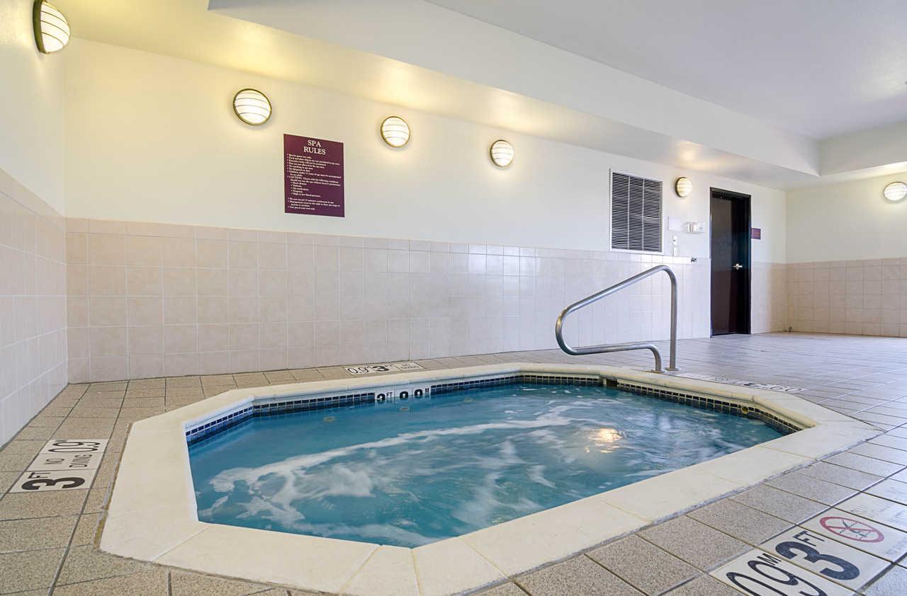 Comfort Inn & Suites Hutchinson Esterno foto