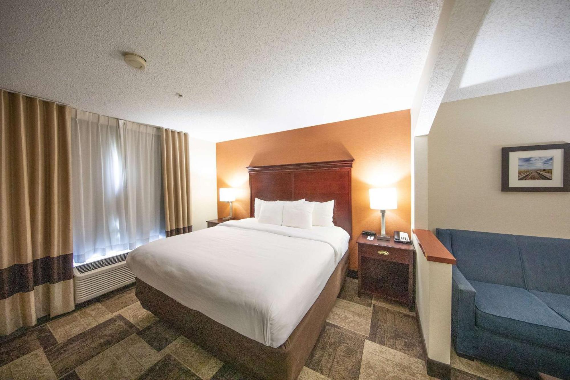 Comfort Inn & Suites Hutchinson Esterno foto