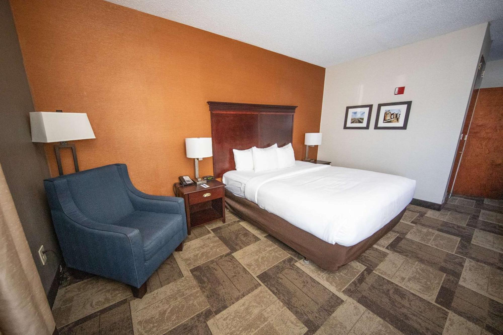 Comfort Inn & Suites Hutchinson Esterno foto