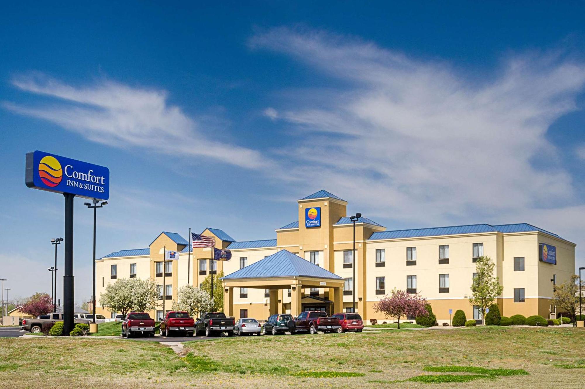 Comfort Inn & Suites Hutchinson Esterno foto