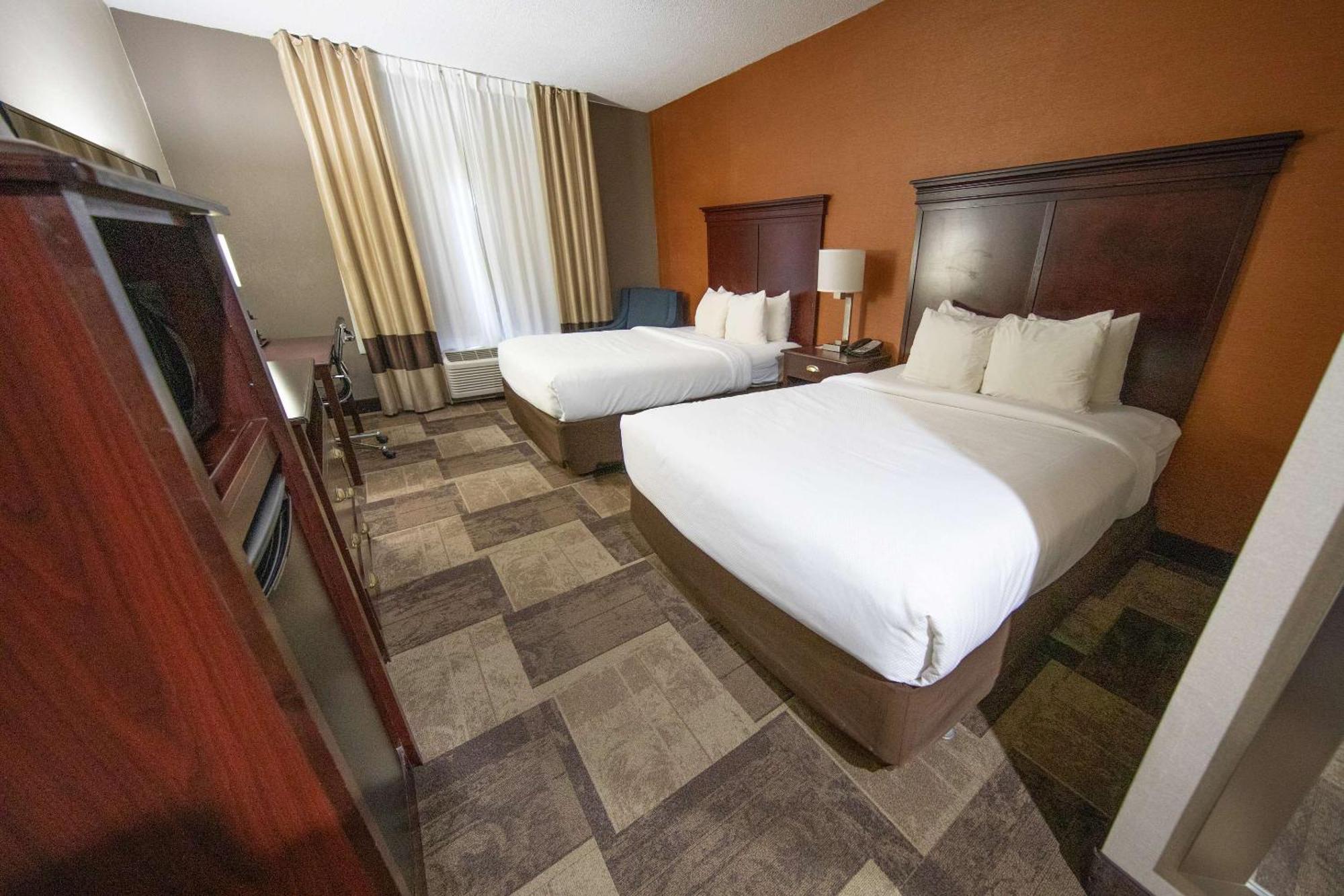 Comfort Inn & Suites Hutchinson Esterno foto