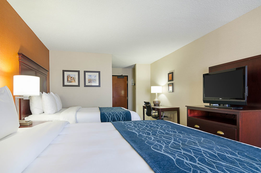 Comfort Inn & Suites Hutchinson Esterno foto